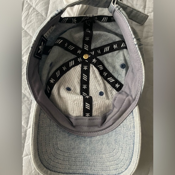 Adidas light denim style hat - Picture 3 of 4